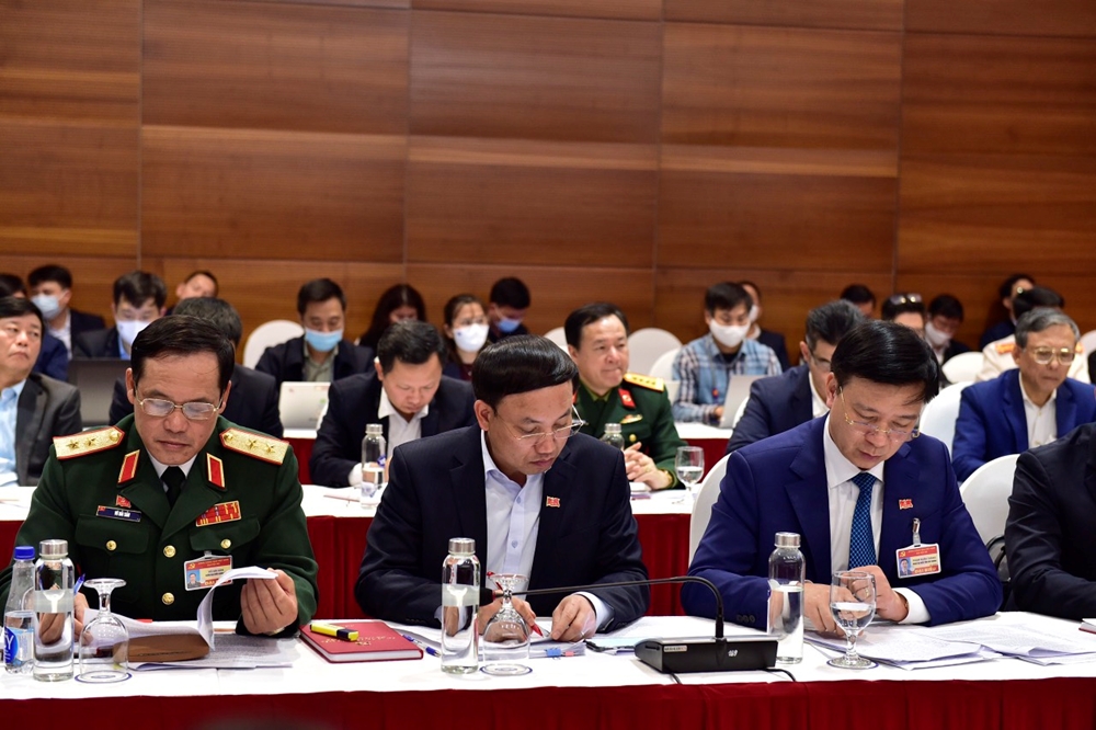 Bí thư tỉnh các tỉnh, thành phố tham dự cuộc họp về xử lý Covid-19.